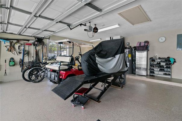Garage, Interior