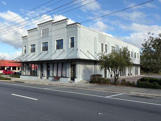 Exterior, Facade, Rowhouse