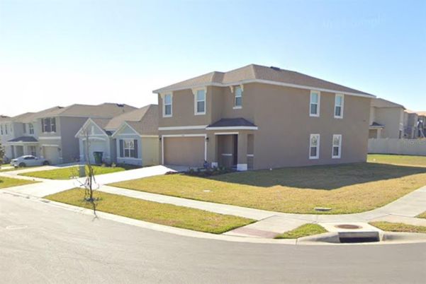 Attached, Exterior, Facade, Modern