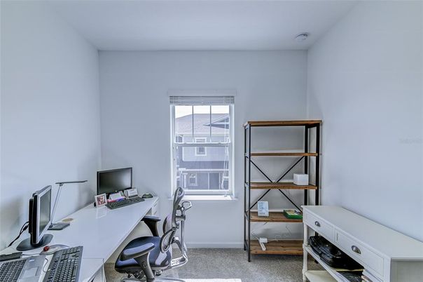 Home Office, Interior