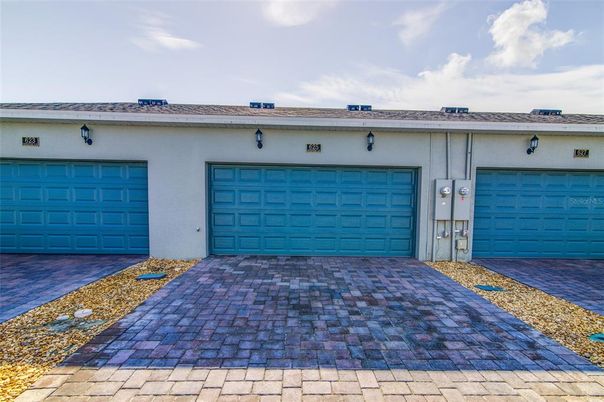 Detached Garage, Exterior
