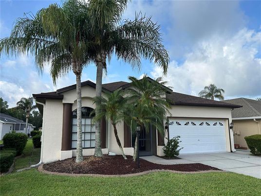 Attached, Exterior, Facade, Ranch