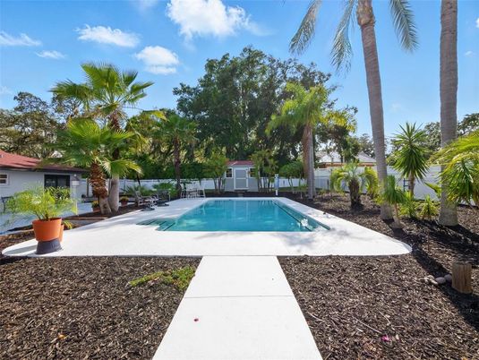 Exterior, Pool