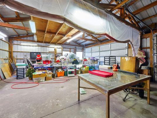 Garage, Interior, Wooden Beams