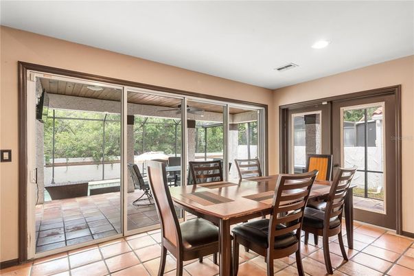 Dining room, Interior, Recessed Lighting