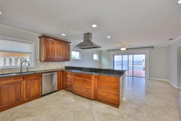 Interior, Kitchen, Recessed Lighting, Water