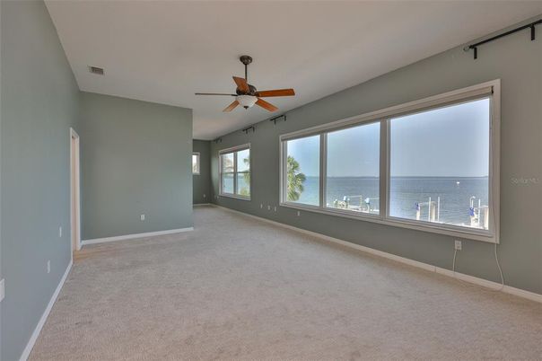 Empty room, Interior, Water
