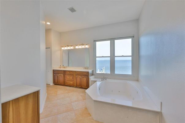 Bathroom, Dual Sink Vanities, Interior, Recessed Lighting, Water