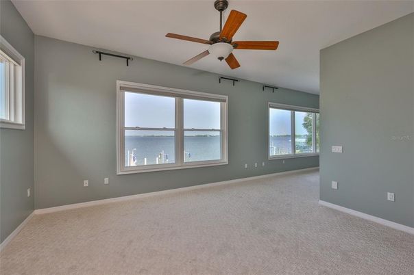 Empty room, Interior, Water
