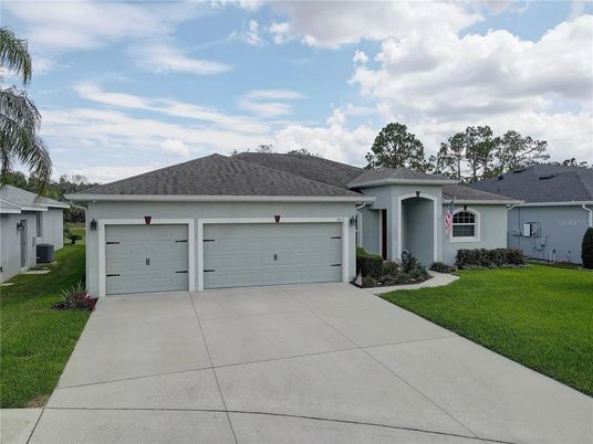 Attached, Exterior, Facade, Ranch
