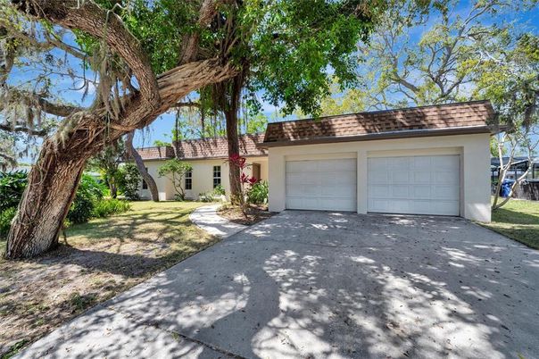Detached Garage, Exterior