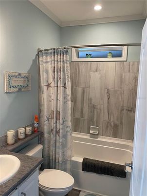 Bathroom, Interior, Recessed Lighting