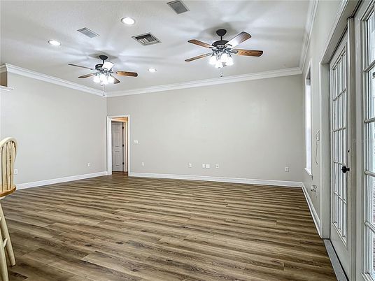 Empty room, Interior, Recessed Lighting, Wood Texture Flooring