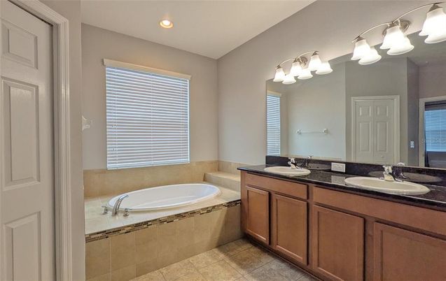 Bathroom, Dual Sink Vanities, Interior, Recessed Lighting