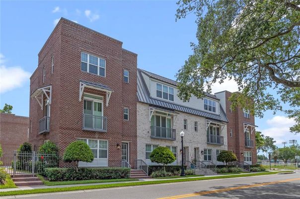 Exterior, Facade, Brick Facade, Rowhouse