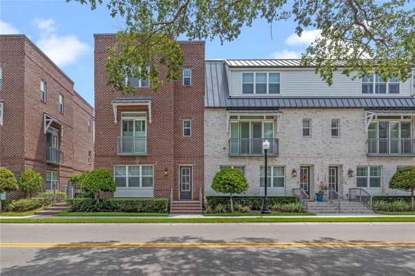 Exterior, Facade, Brick Facade, Rowhouse