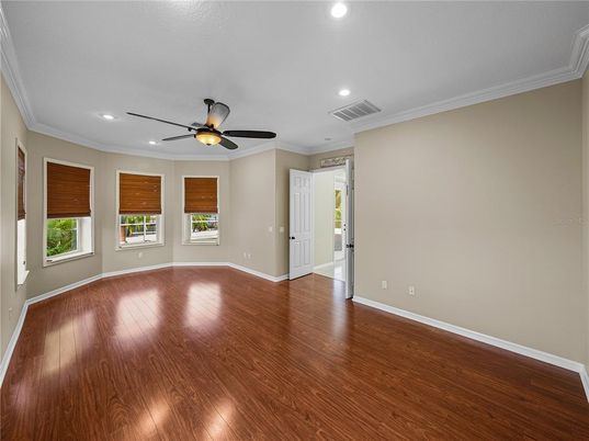 Empty room, Interior, Recessed Lighting, Wood Texture Flooring