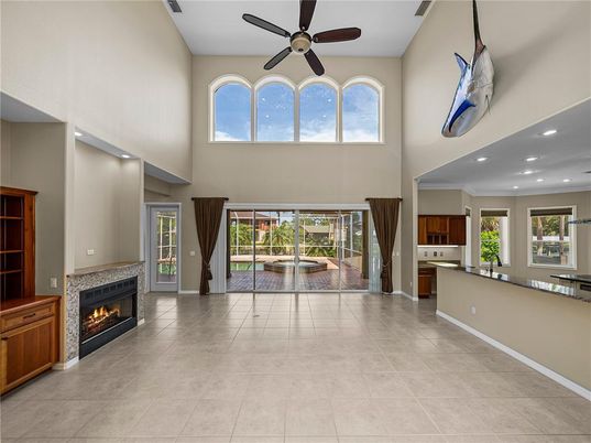 Fireplace, Interior, Kitchen, Recessed Lighting