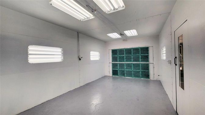 Garage, Interior
