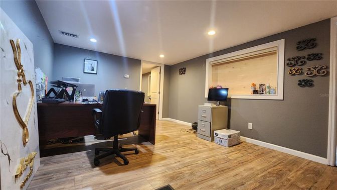 Home Office, Interior, Recessed Lighting, Wood Texture Flooring
