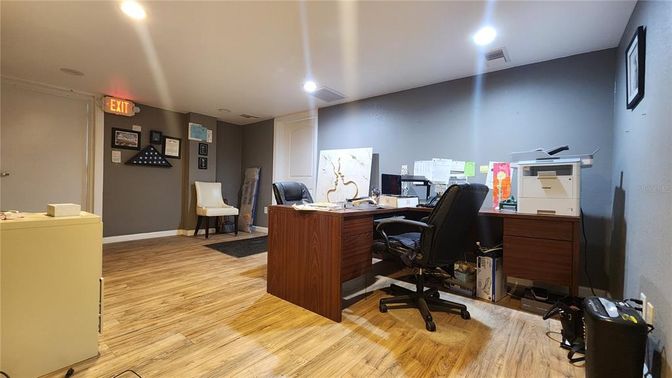 Home Office, Interior, Recessed Lighting, Wood Texture Flooring