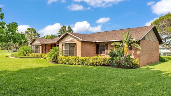 Backyard, Exterior, Facade, Brick Facade, Ranch