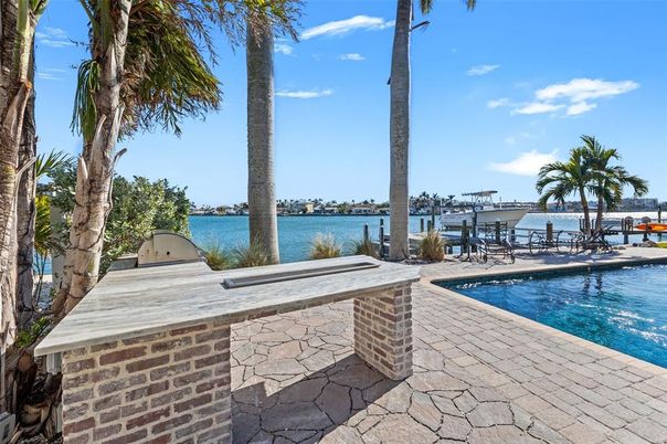 Exterior, Pool, Water