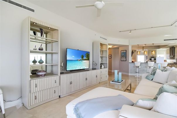 Interior, Living room, Pendant Lights, Recessed Lighting