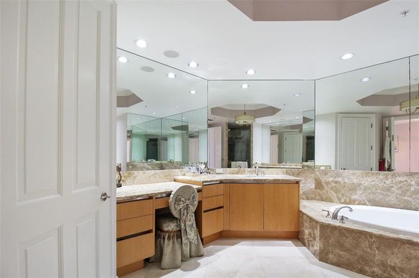 Bathroom, Interior, Recessed Lighting