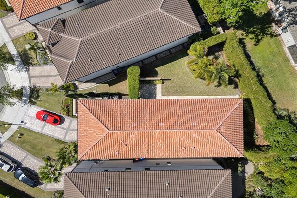 Exterior, Drone