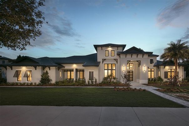 Exterior, Facade, Mediterranean