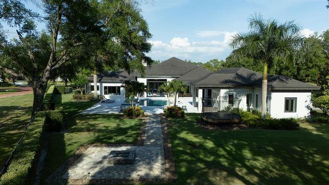 Backyard, Exterior, Facade, Pool, Ranch