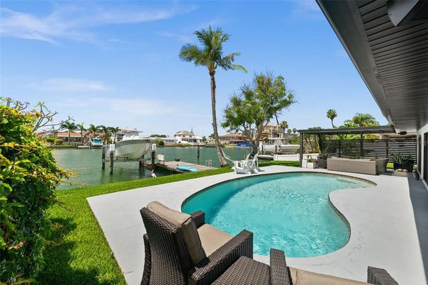 Exterior, Pool, Water