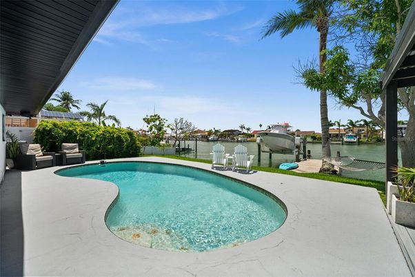 Exterior, Pool, Water