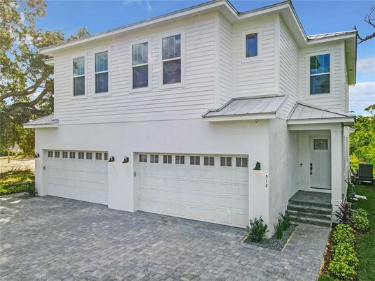 Attached, Exterior, Facade, Rowhouse