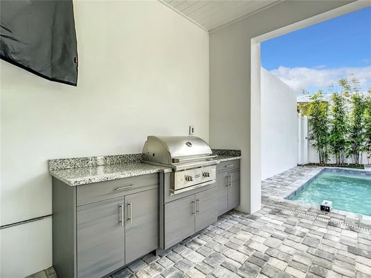 Exterior, Pool