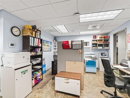 Home Office, Interior