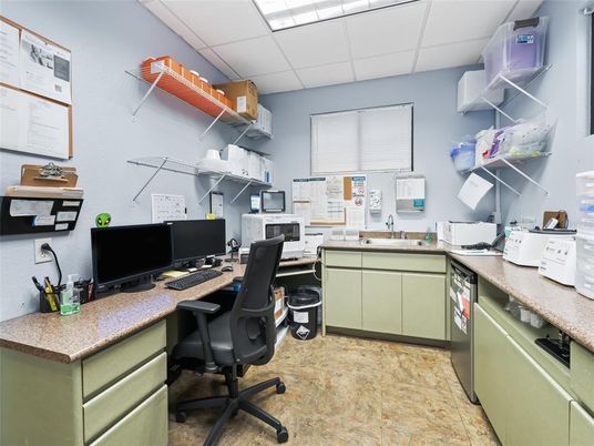 Home Office, Interior