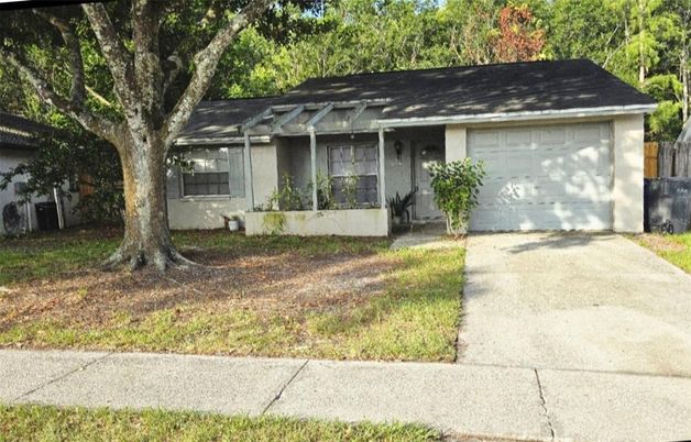 Attached, Exterior, Facade, Ranch