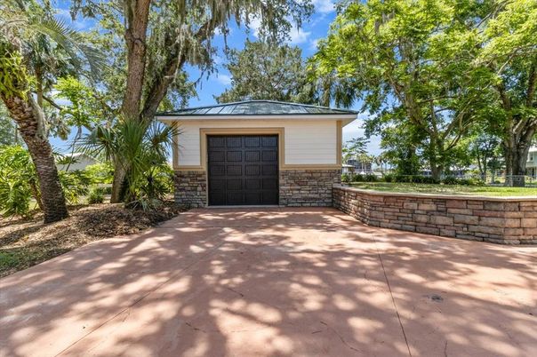 Detached Garage, Exterior