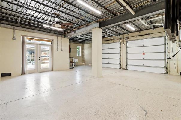 Garage, Interior