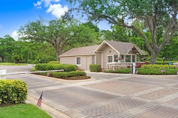 Exterior, Facade, Ranch