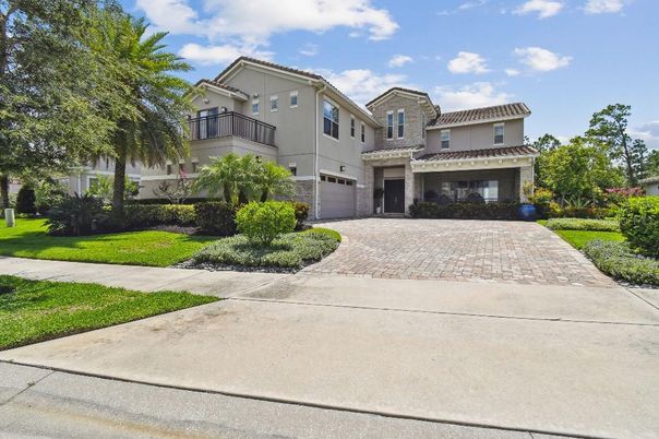 Attached, Exterior, Facade, Mediterranean