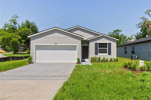 Attached, Exterior, Facade, Ranch