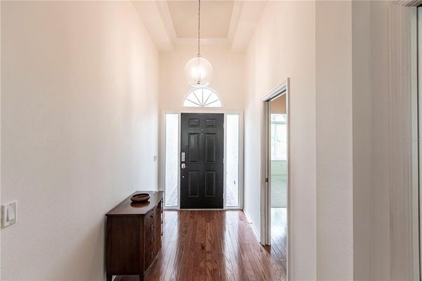 Interior, Pendant Lights, Wood Texture Flooring