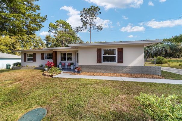 Backyard, Exterior, Facade, Ranch
