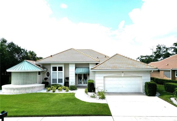 Attached, Exterior, Facade, Ranch