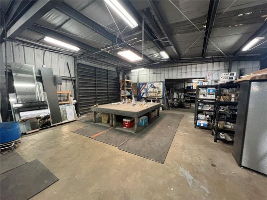 Game Room, Interior