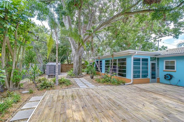 Backyard, Exterior