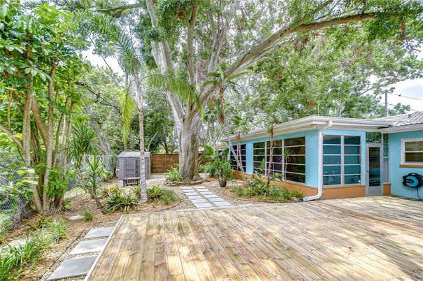 Backyard, Exterior